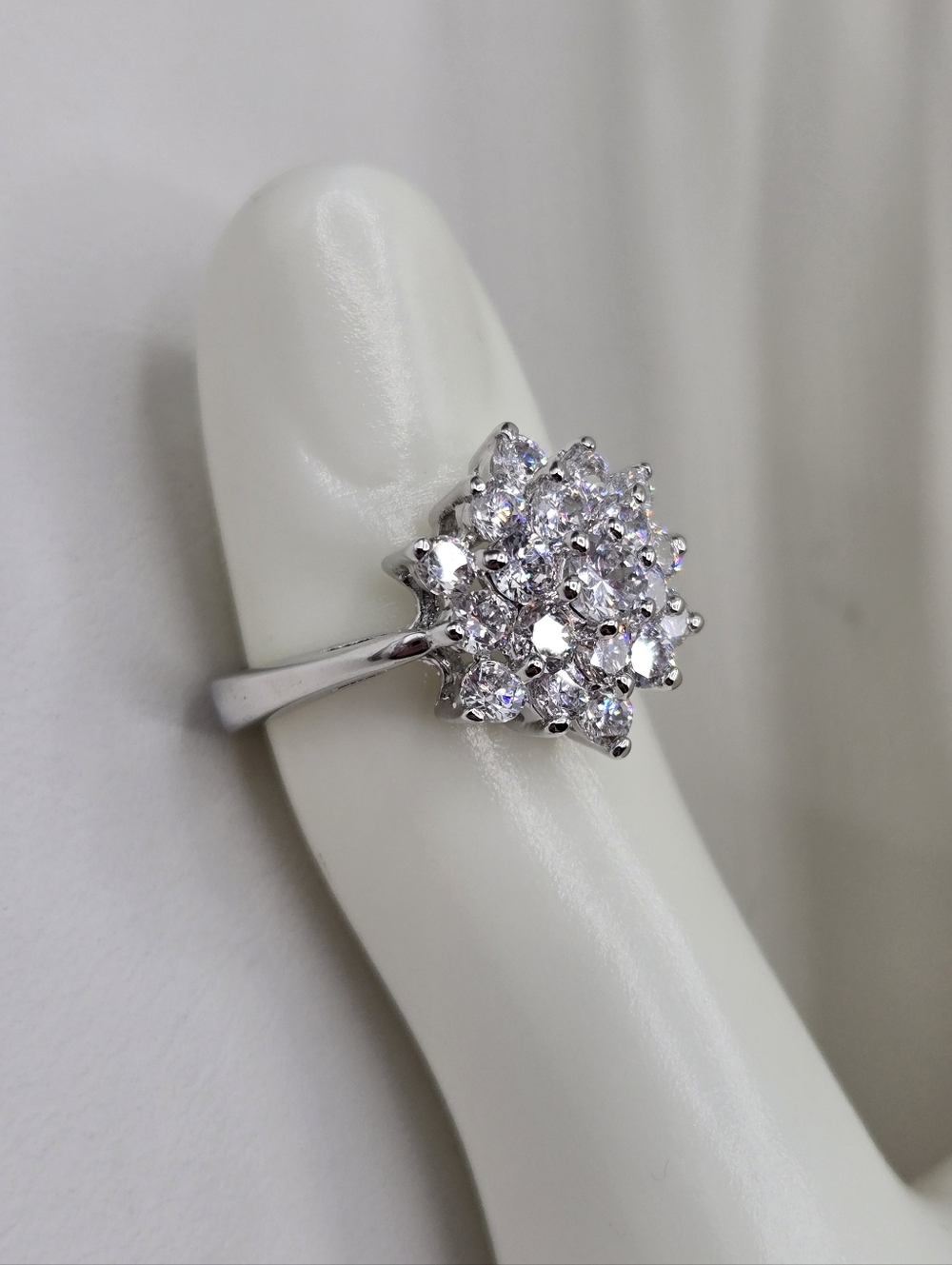 Swarovski Crystal Elements Silver Floral Statement Ring Size 7.75 Prom Bridal - Picture 3 of 6